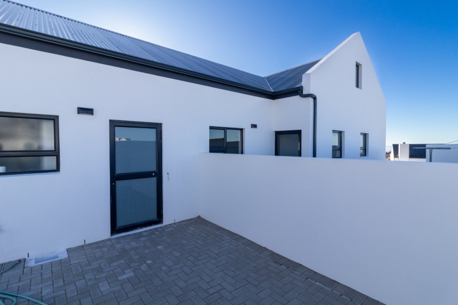 4 Bedroom Property for Sale in Da Gama Bay Western Cape